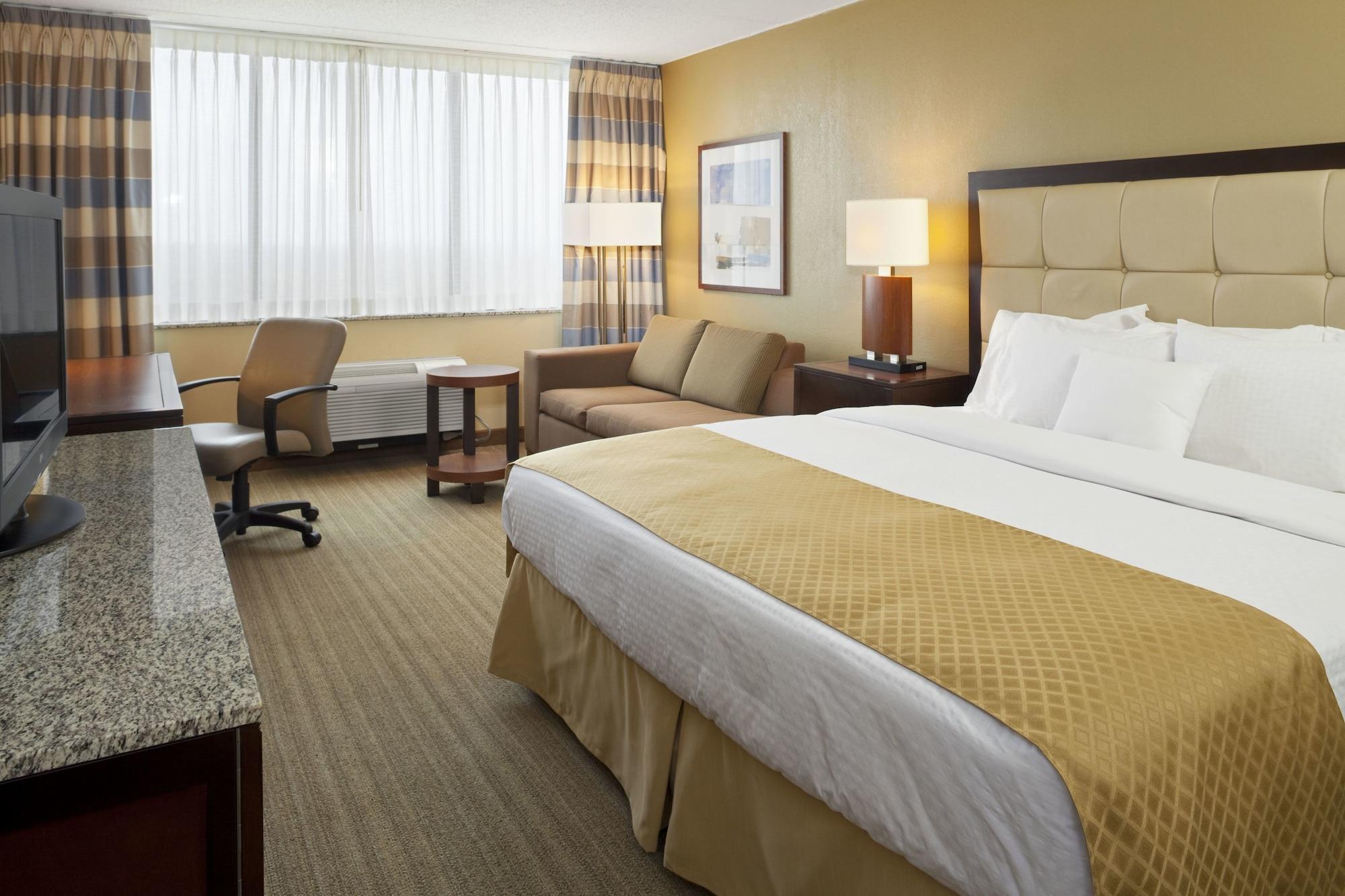 Doubletree By Hilton St. Louis At Westport Hotel 3*