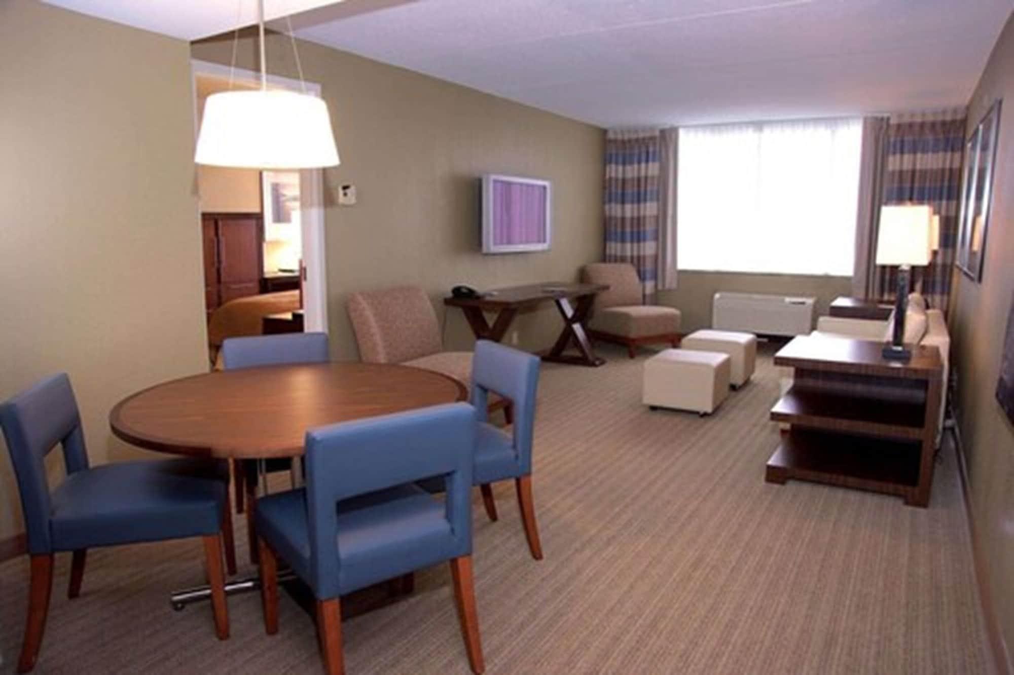 Hotel Doubletree By Hilton St. Louis At Westport Maryland Heights