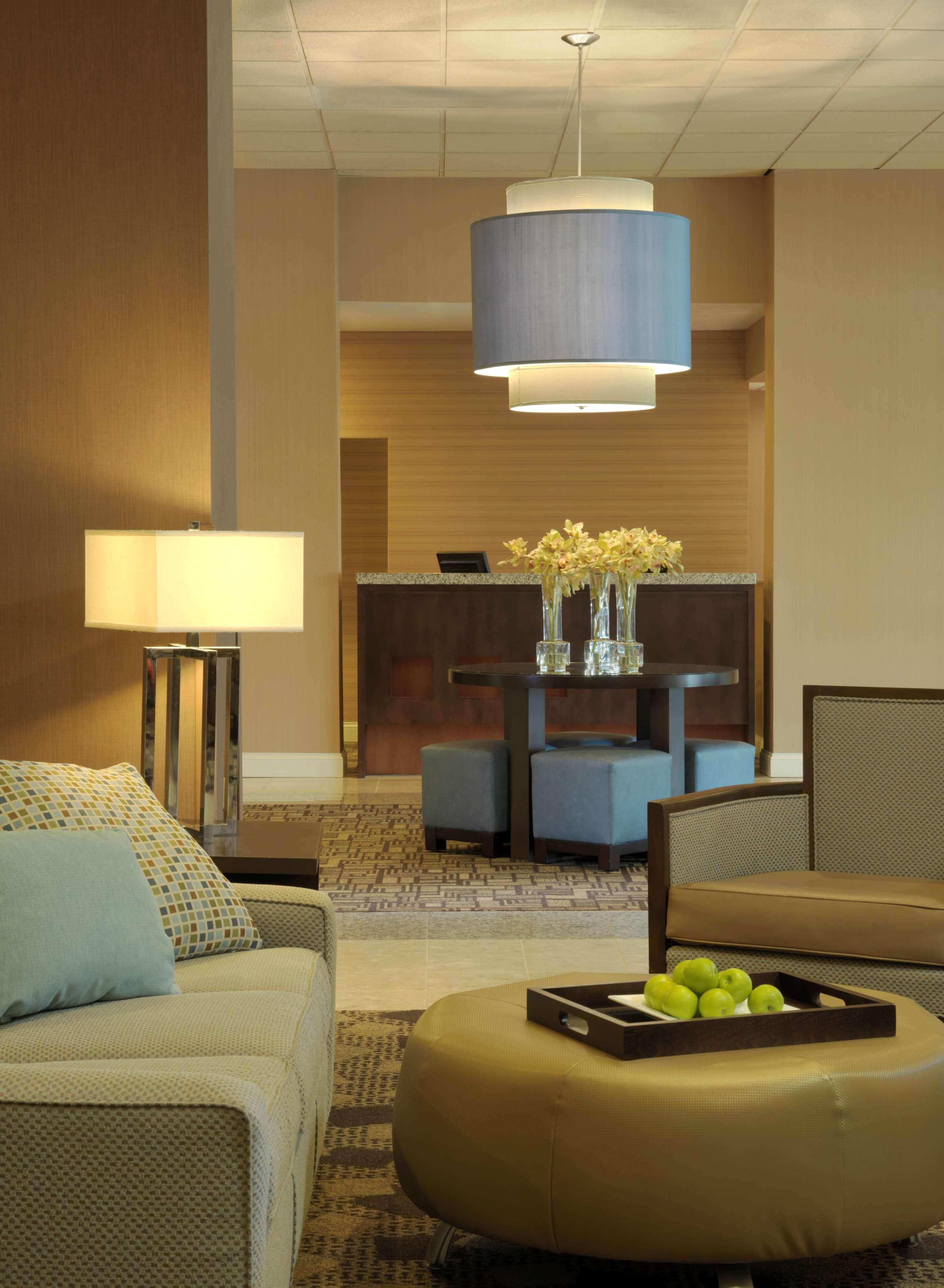 Doubletree By Hilton St. Louis At Westport Hotel