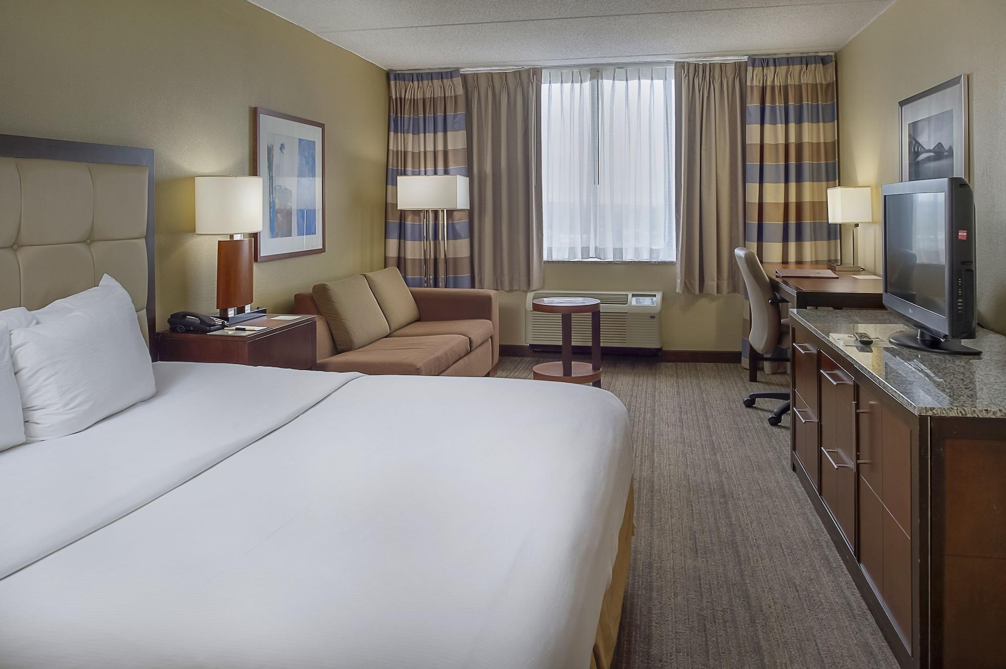 Doubletree By Hilton St. Louis At Westport Hotel 3*