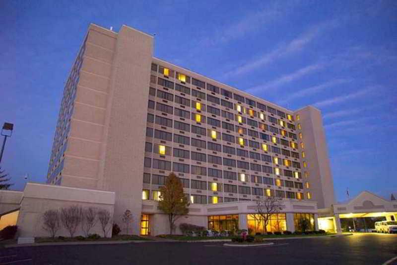 Doubletree By Hilton St. Louis At Westport Hotel 3*