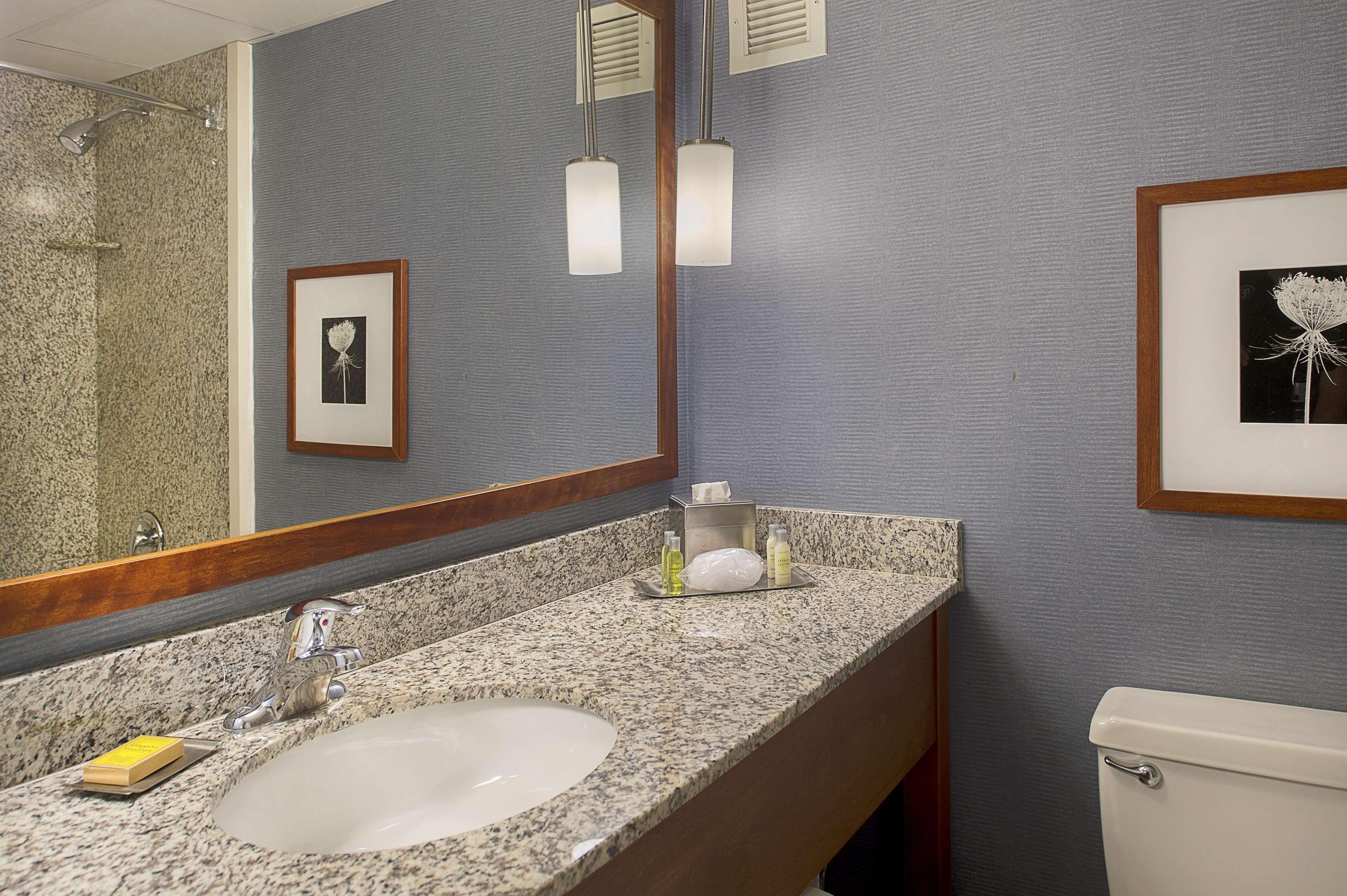 Hotel Doubletree By Hilton St. Louis At Westport 3*