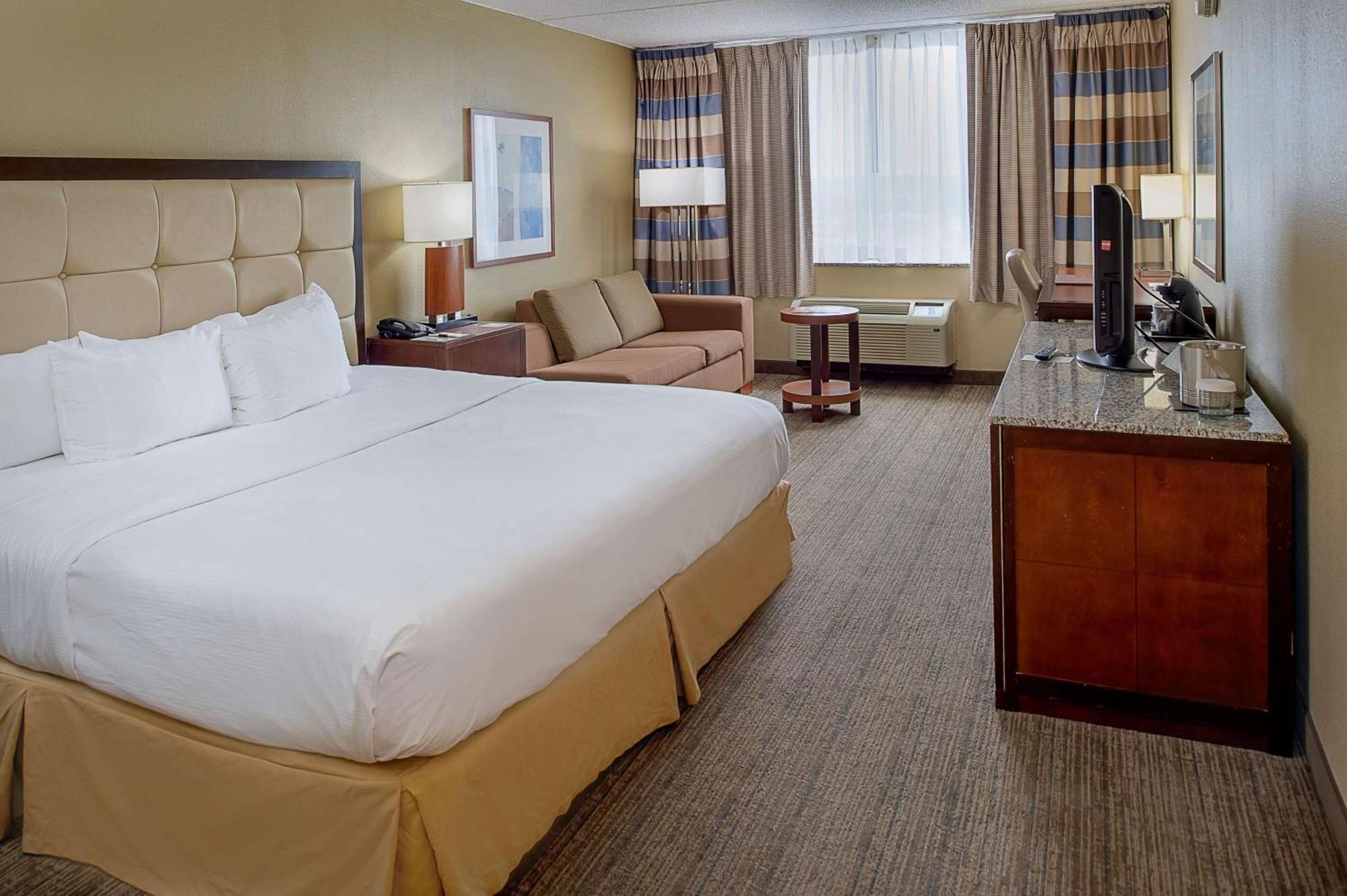 Doubletree By Hilton St. Louis At Westport Hotel Maryland Heights