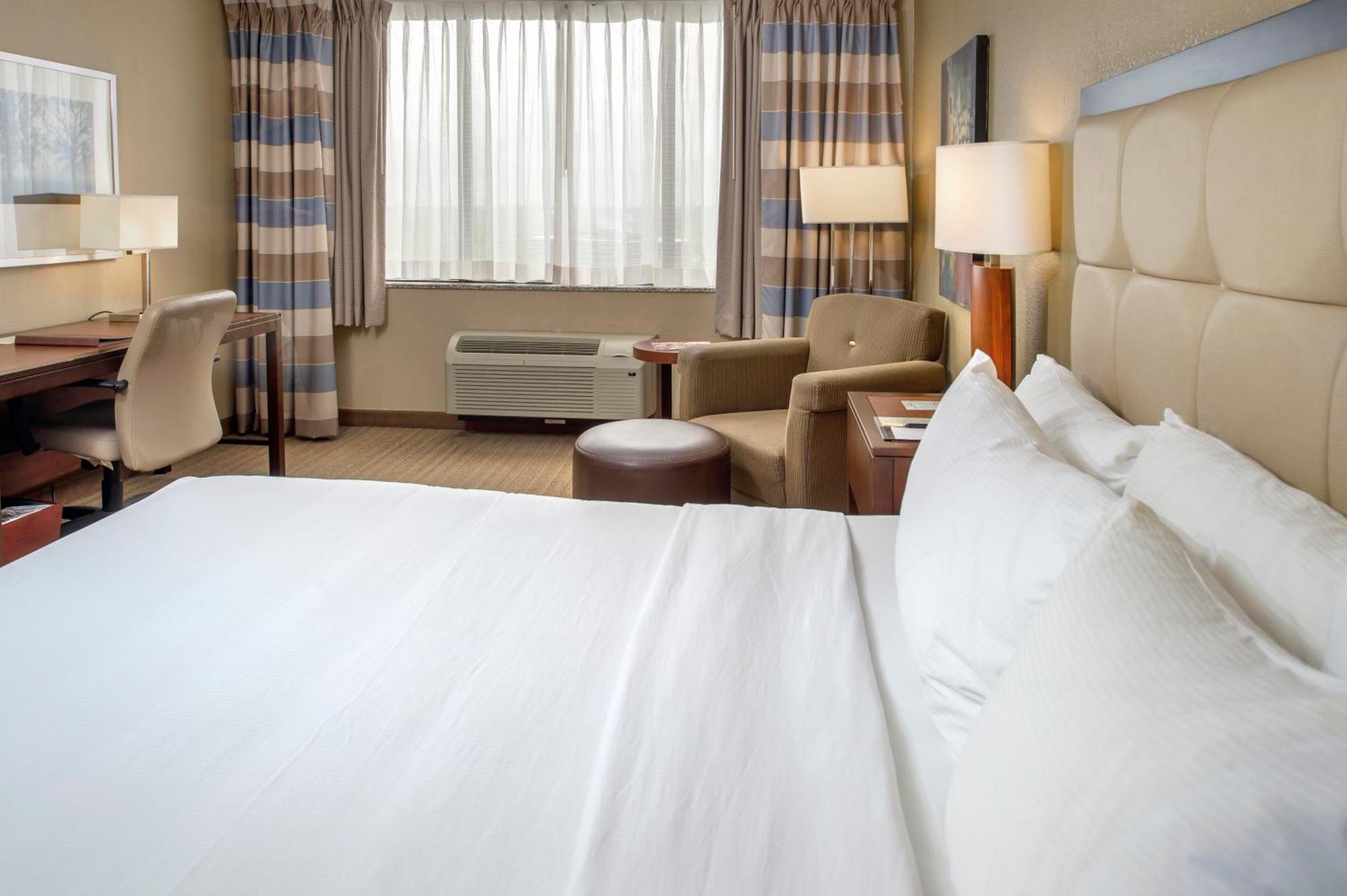 Hotel Doubletree By Hilton St. Louis At Westport Maryland Heights